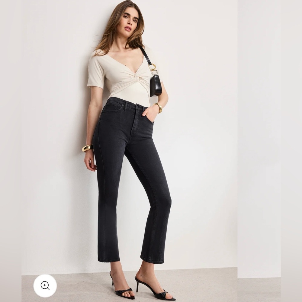 NWT Good American Soft Tech good standard kick flare size 0